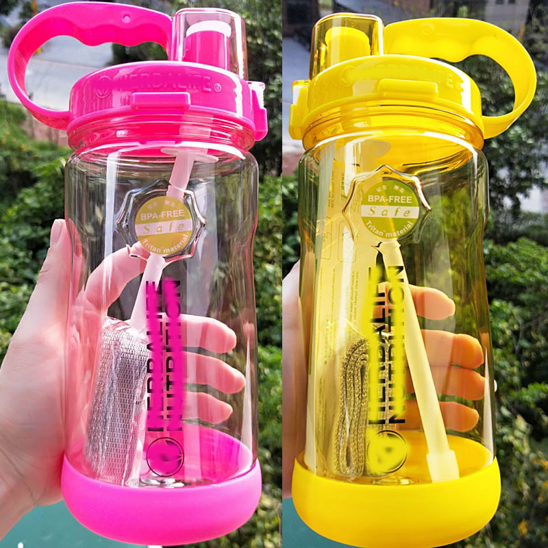 Nutrition Fitness Equipment - 在庫処分セール。卸売価格。1000ml、1L。健康的な生活をサポートする栄養補給用ストロー付きスポーツボトル。ハイキング、フィットネス、ジムでの使用に最適。プラスチック製。